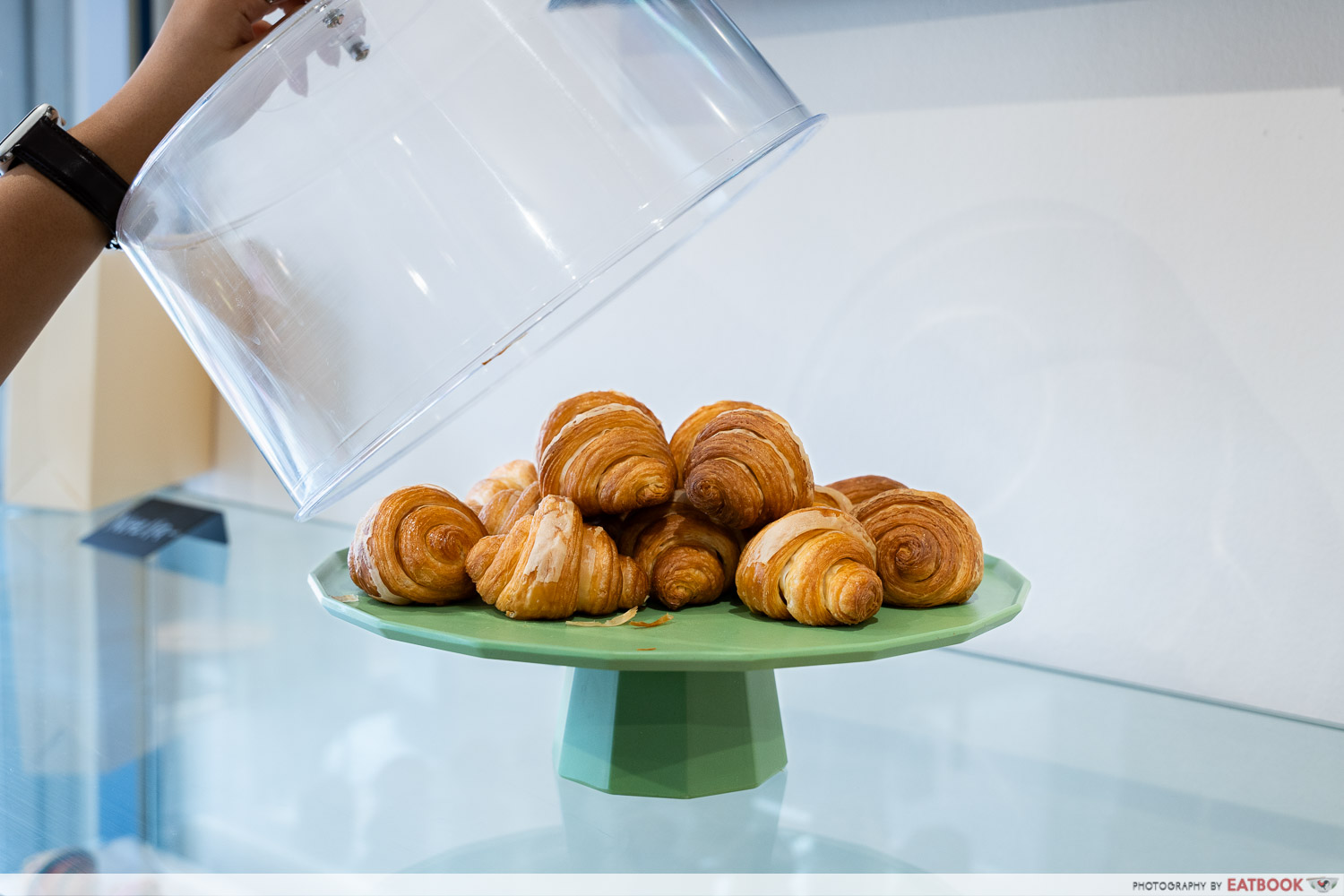 one18-bakery-buffet-plain-croissants