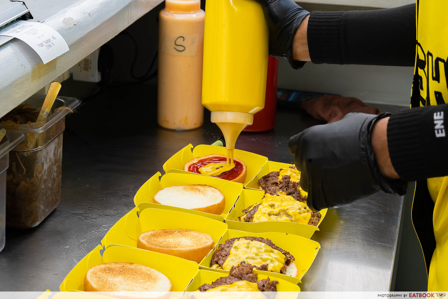 smashed-burger-prep