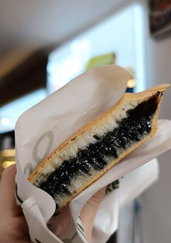 Sarah’s-Pancake-black-sesame-min-jiang-kueh