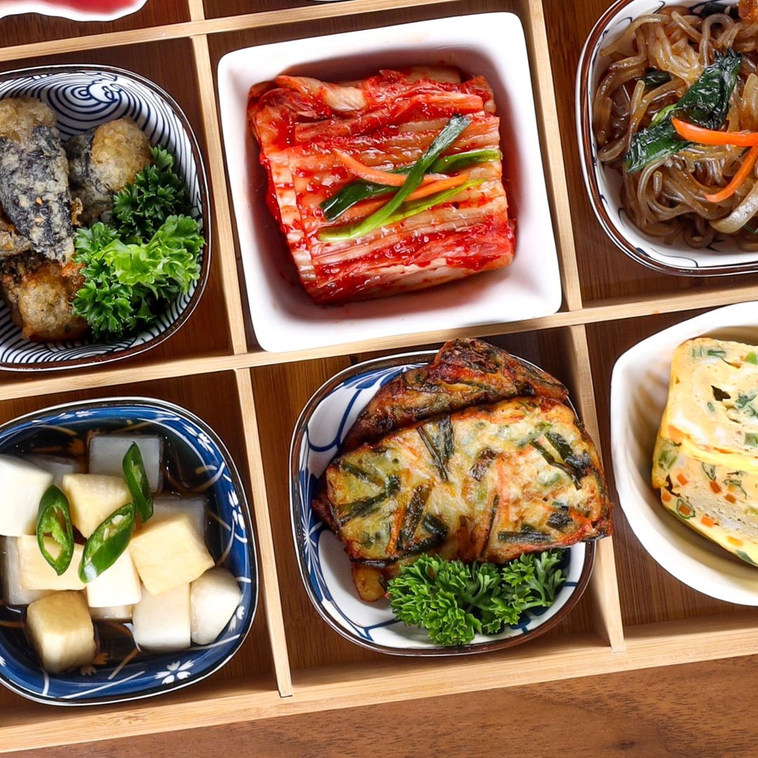 Seorae-Jib-lunch-sets-banchan