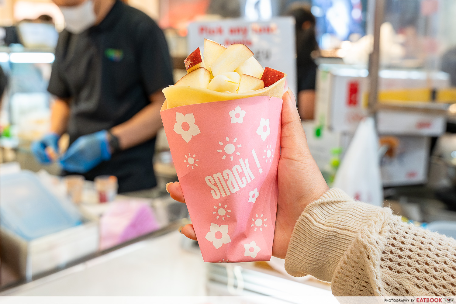 isetan-momiji-matsuri-2024-apple-crepes