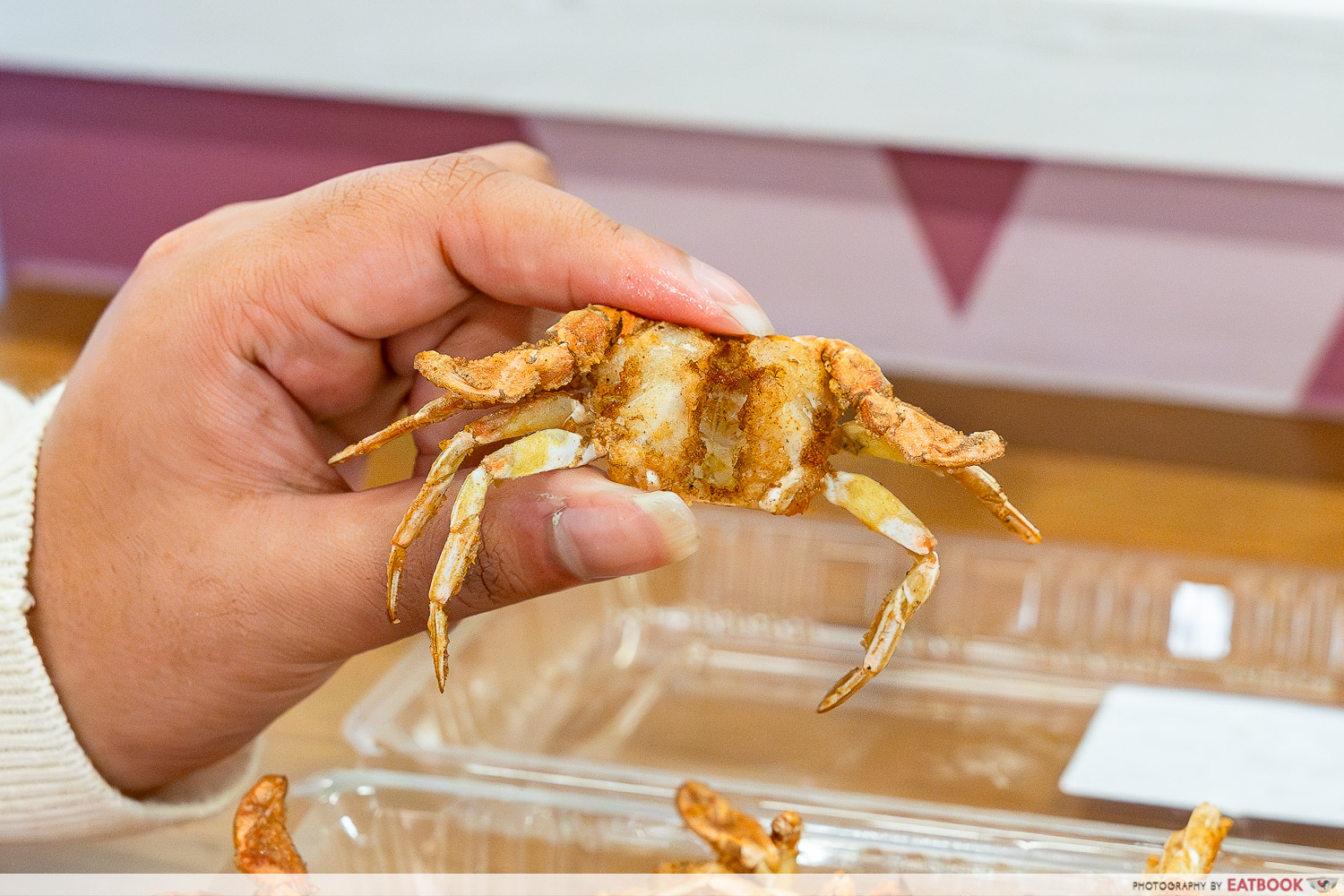 isetan-momiji-matsuri-2024-deep-fried-mini-crabs