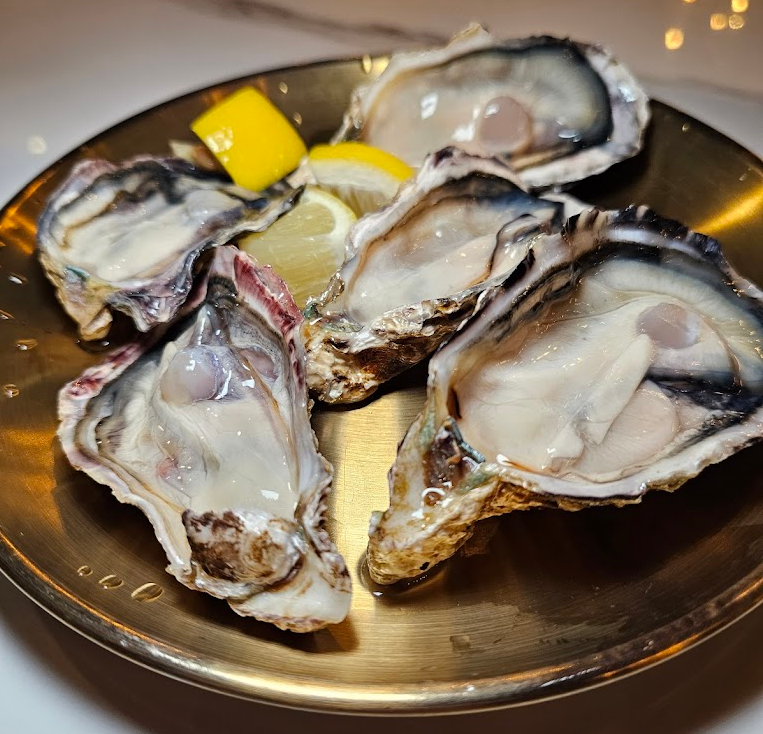 marina-food-hall-oysters