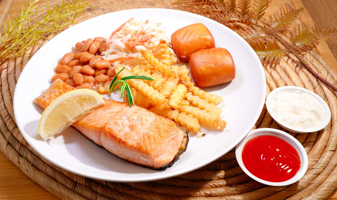 Taste-Fusion-Hainanese-Chicken-Chop-salmon-steak