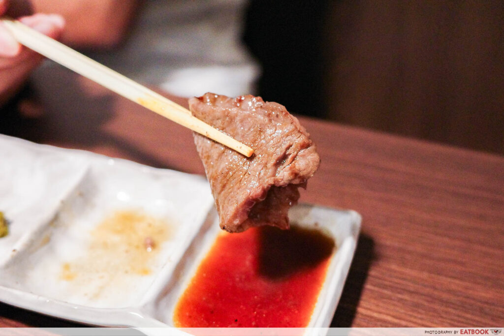 Ushiyama-Yakiniku-jo-karubi-dipping