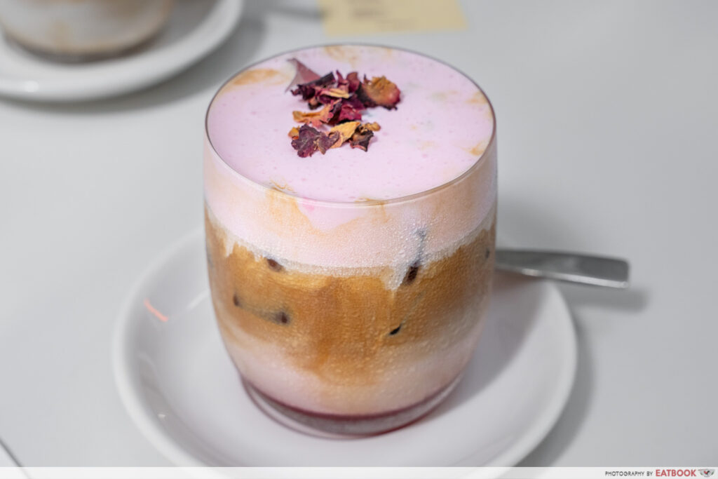 cafe-mama-bandung-rose-latte