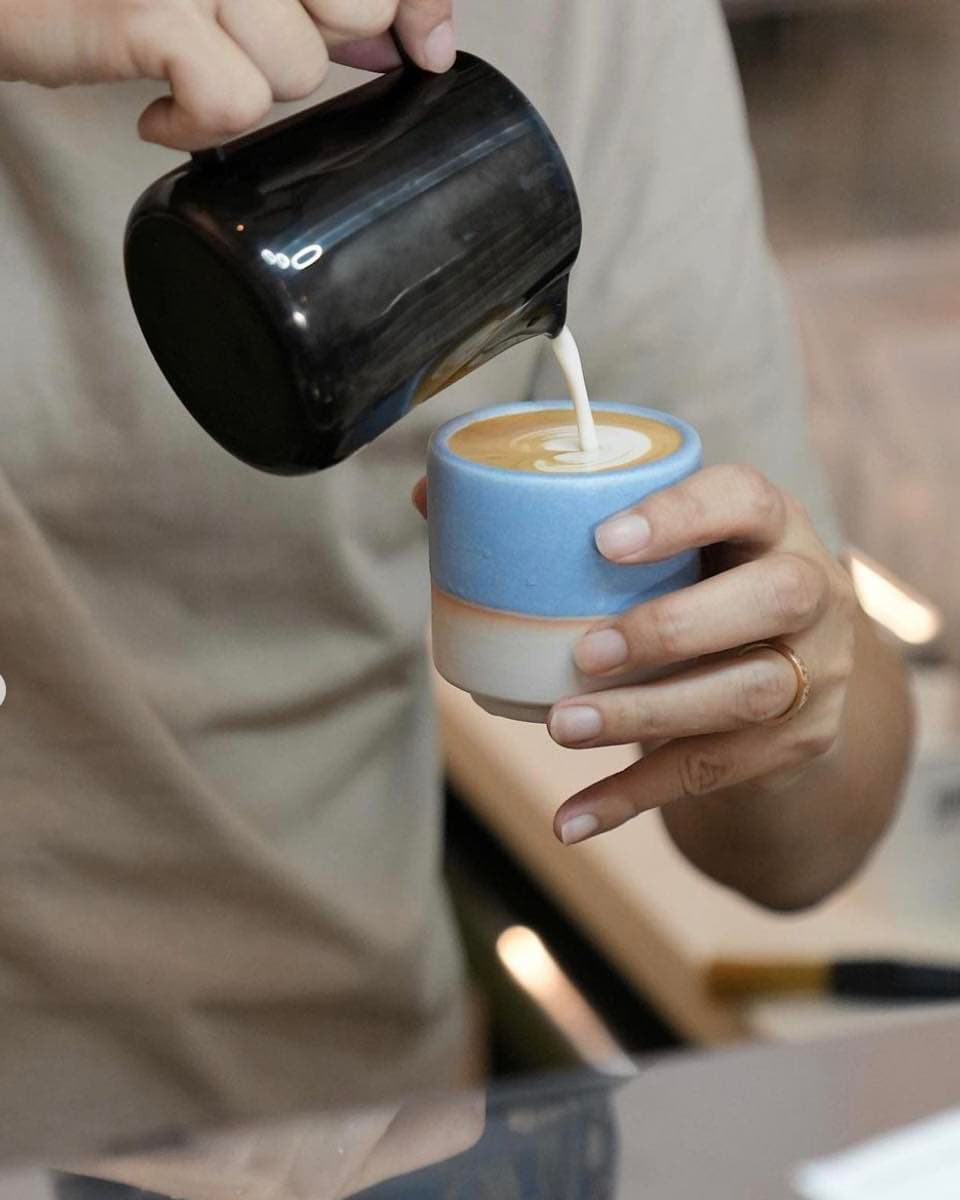 humble-origins-coffee-roasters-pouring