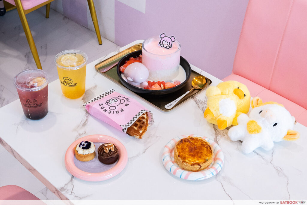 nana-and-friends-cafe-flatlay