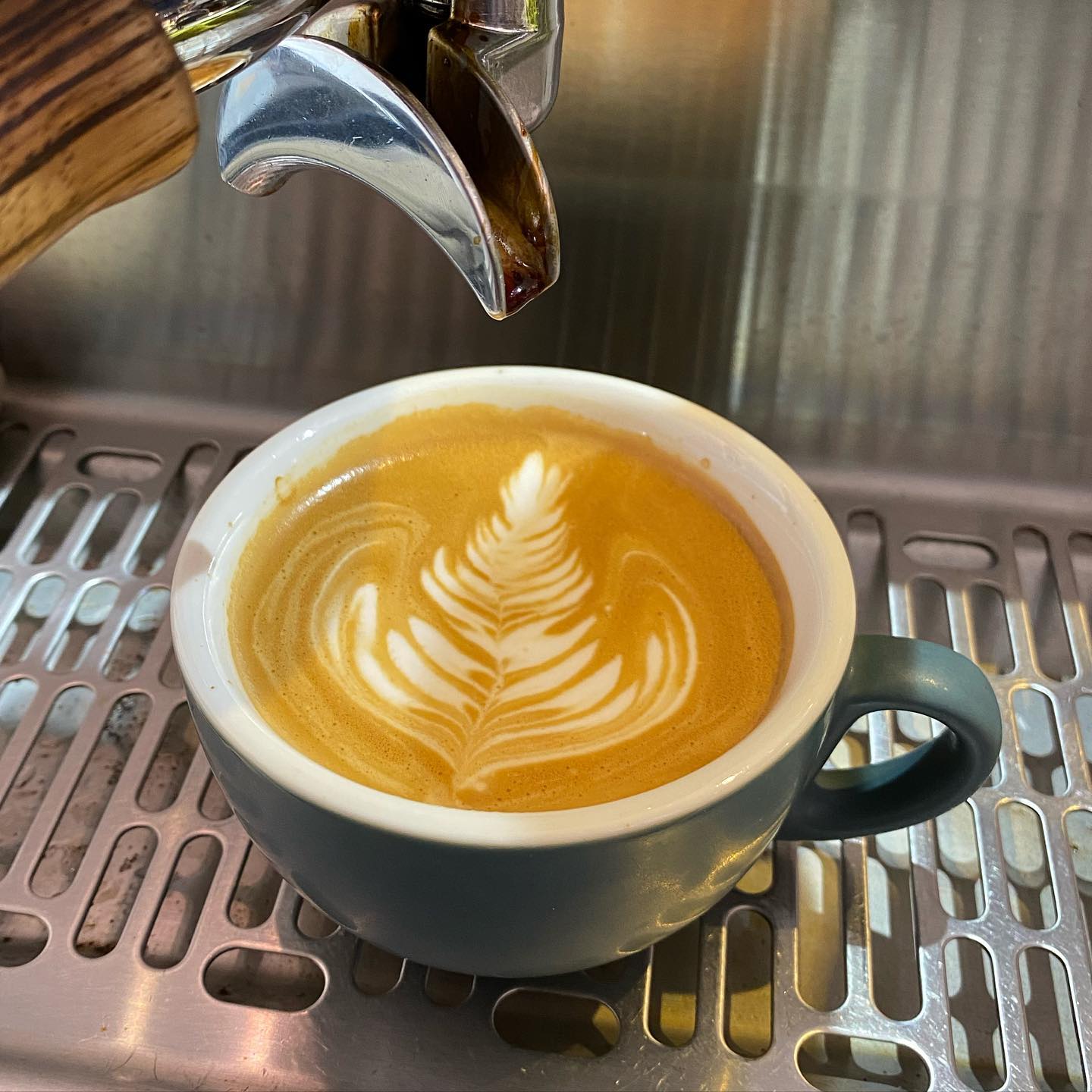round-boy-roasters-establishment