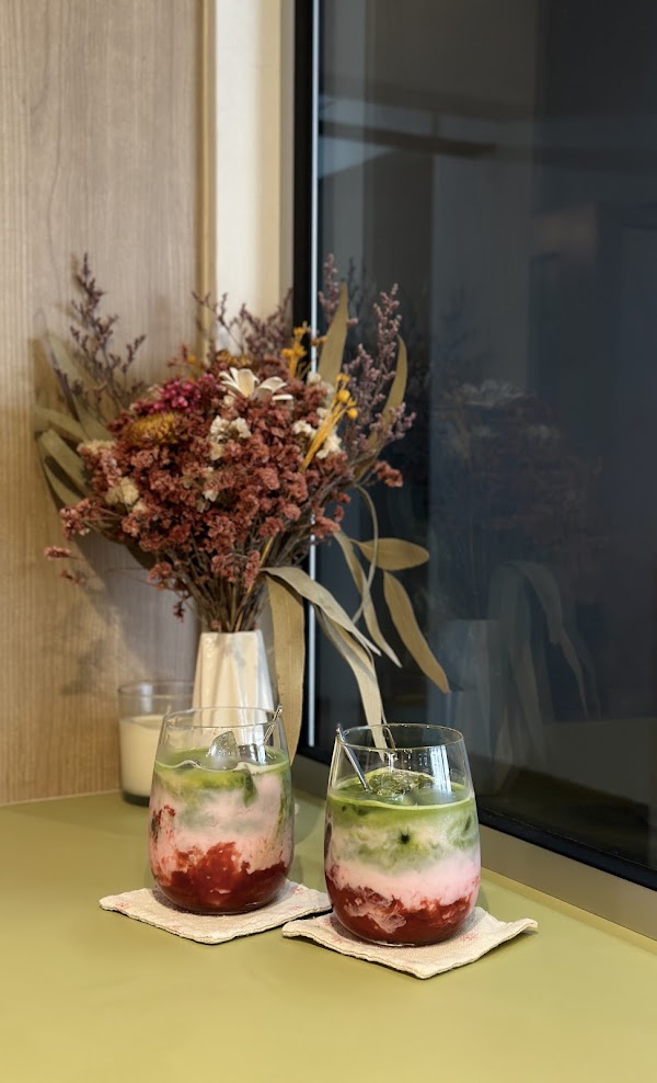 spring-coffee-strawberry-matcha