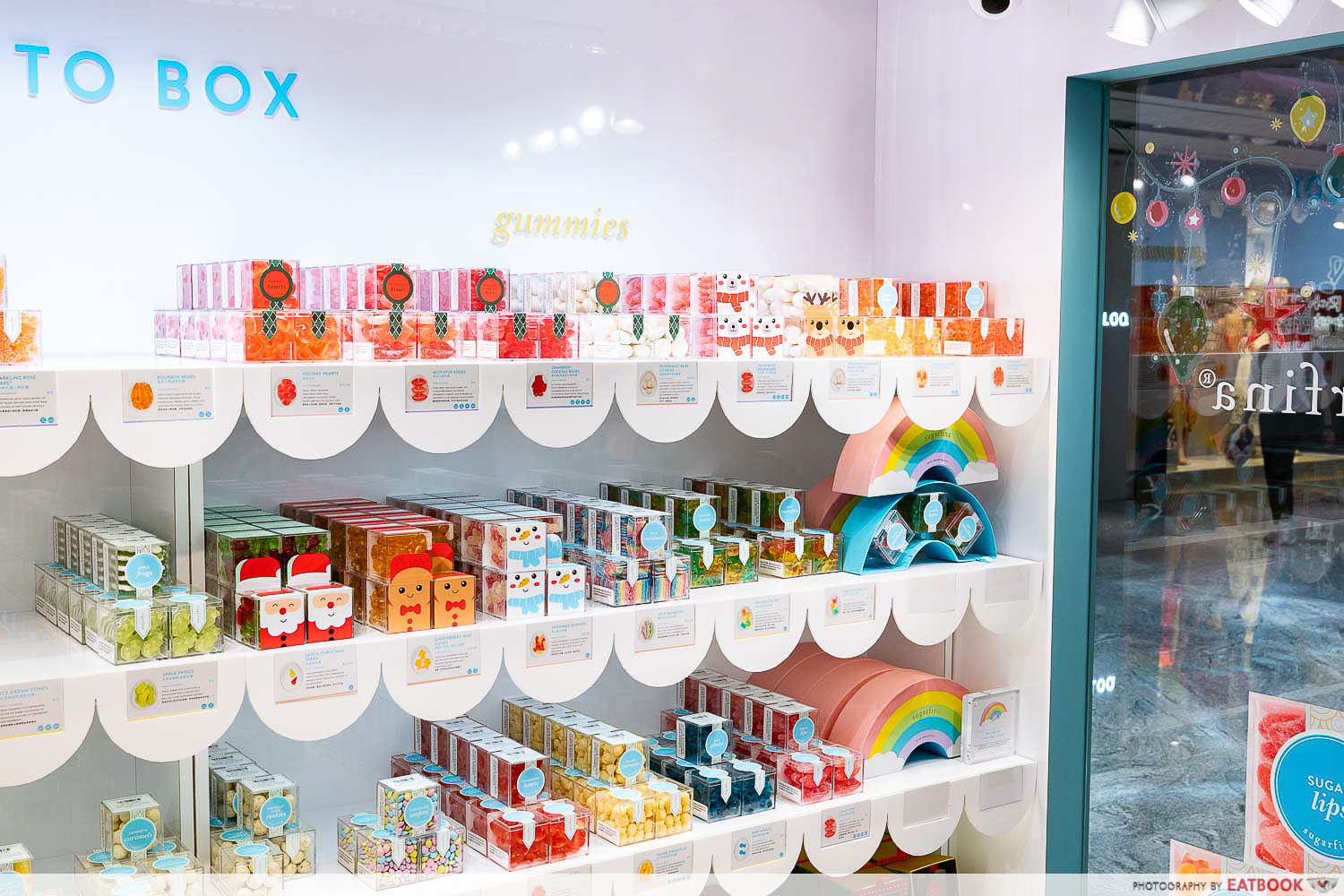 sugarfina-gummy-rack