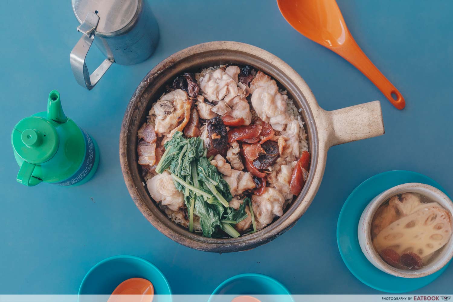chinatown-complex-food-centre-lian-he-ben-ji-claypot-rice-flatlay