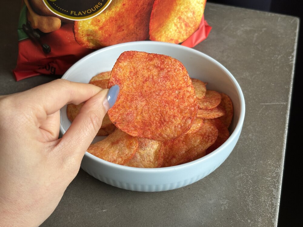 tomato-hotpot-chips-closeup