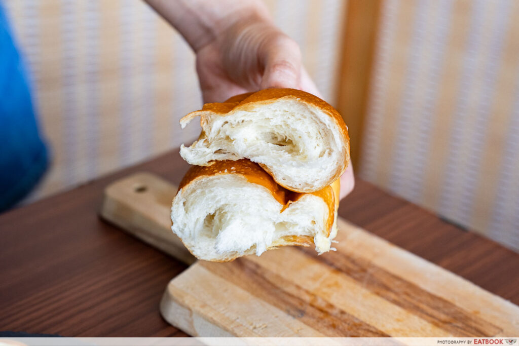 1946-bakery-shio-pan-middle