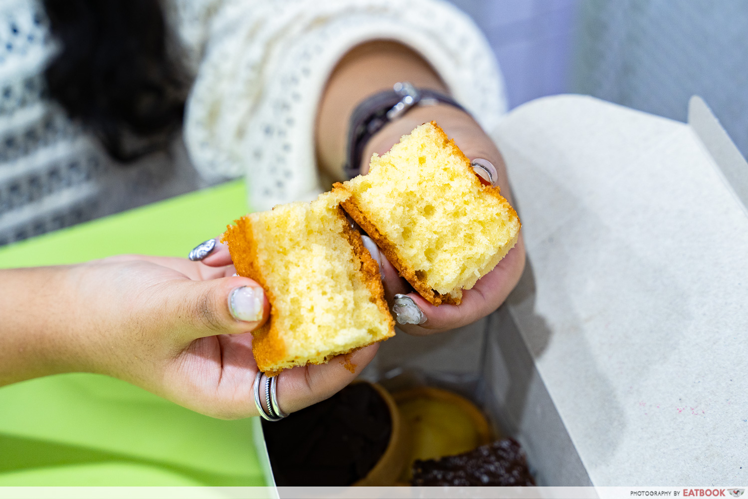 petit-krumbs-butter-cake-interaction