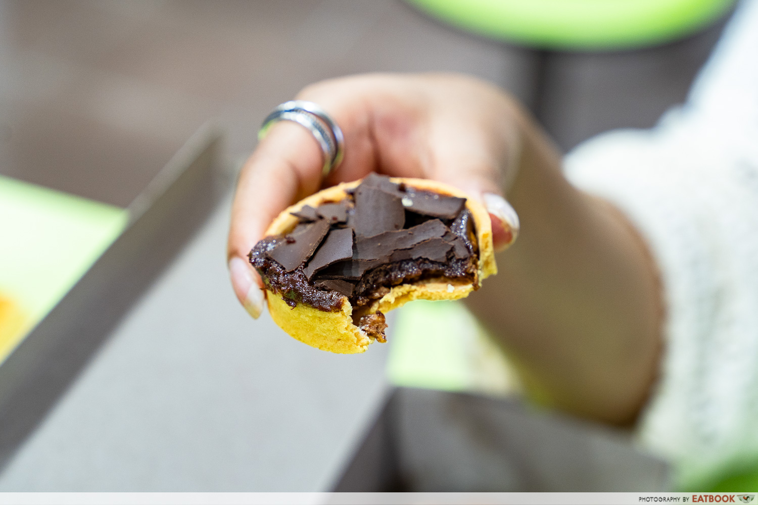 petit-krumbs-chocolate-tart-interaction