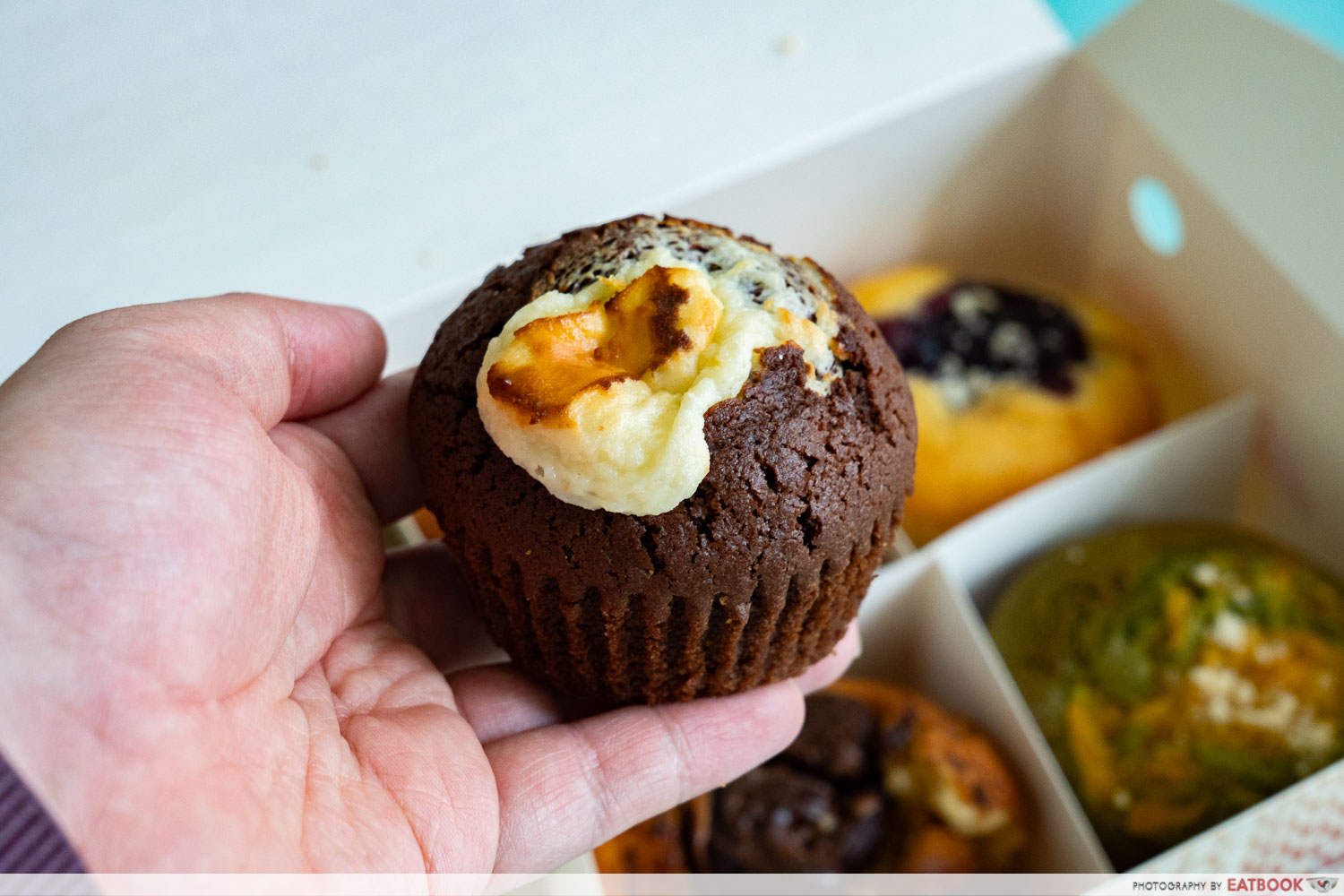 pretty-good-muffins-chocolate-cream-cheese