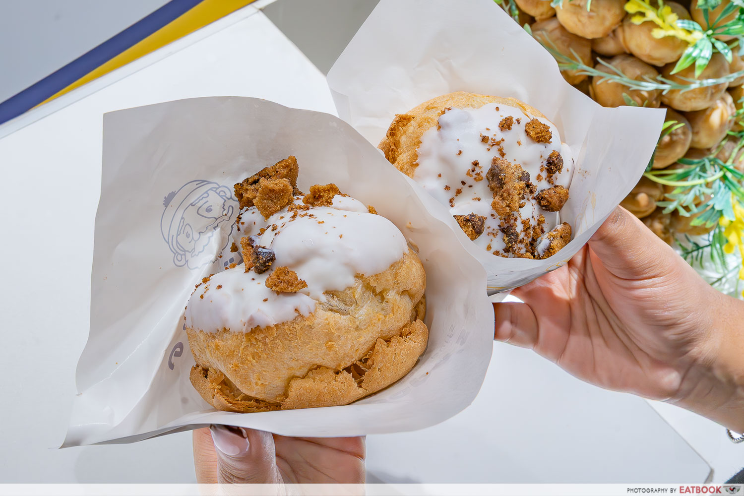 beard-papa-famous-amos-flatlay