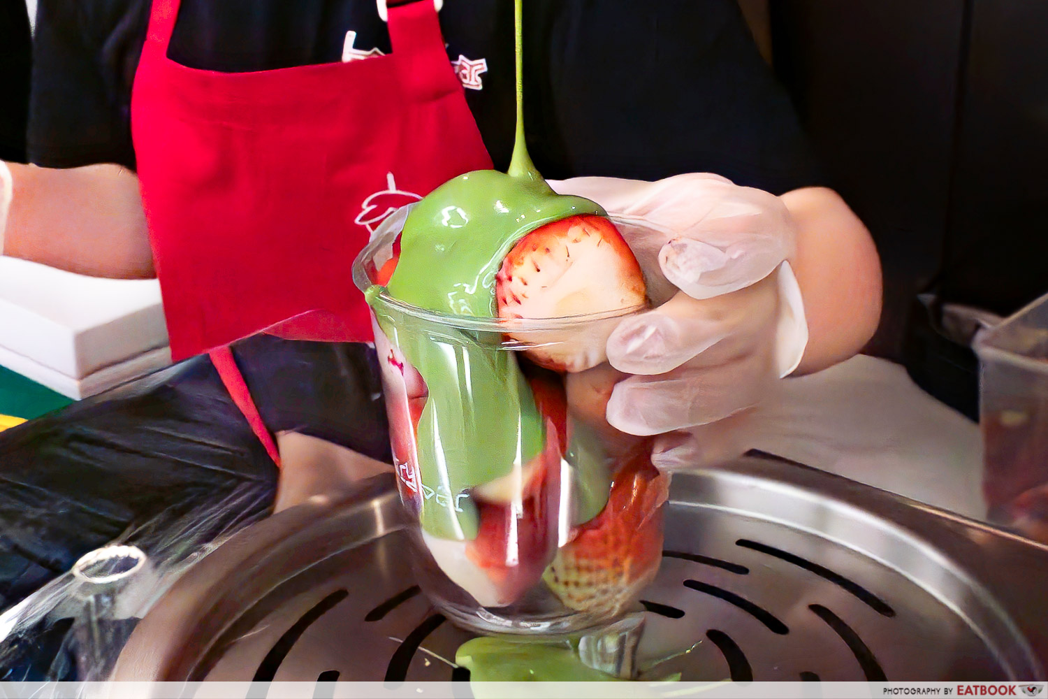 berry-bar-matcha-strawberries-prep