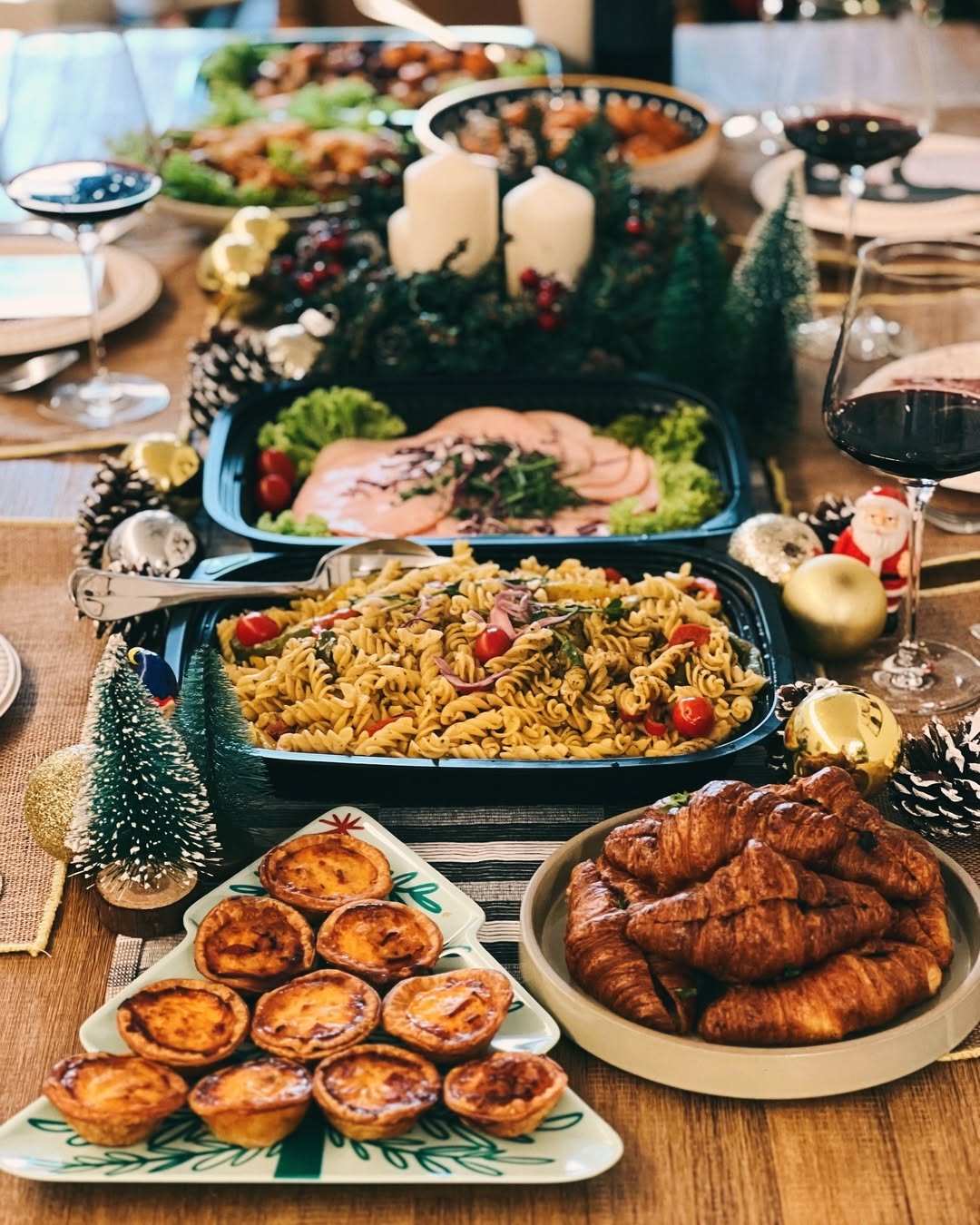 four-seasons-catering-flatlay