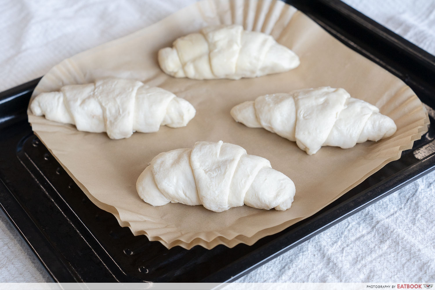 nutella-croissant-baking