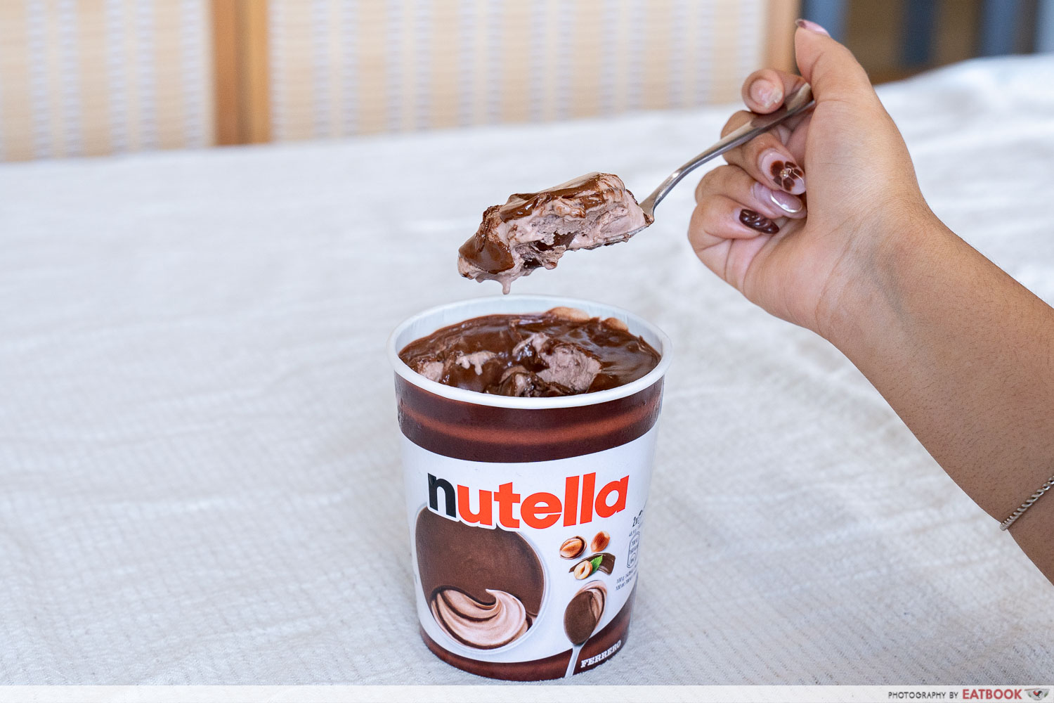 nutella-ice-cream-scooping