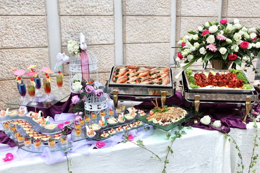 stamford-catering-services-buffet-table-group-establishment
