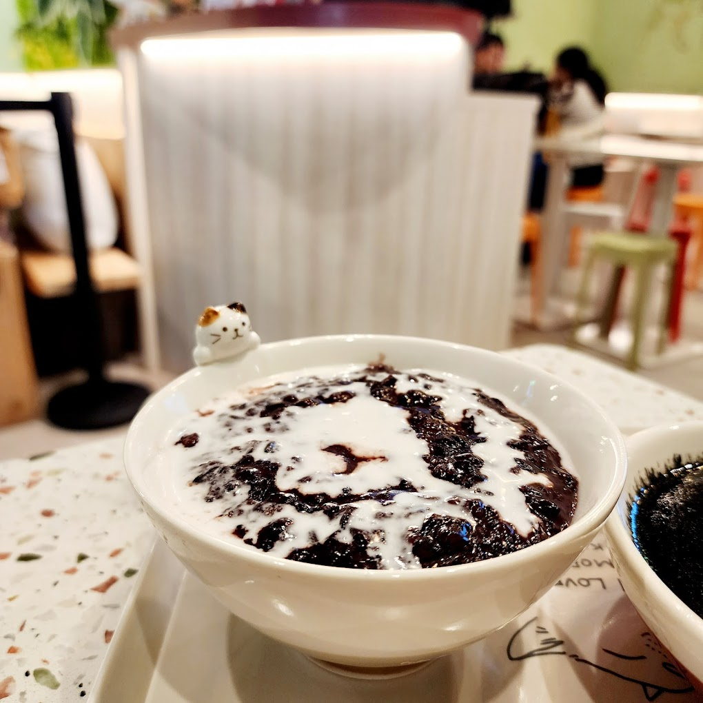 Sengkang-Cafes-Meow-Dessert