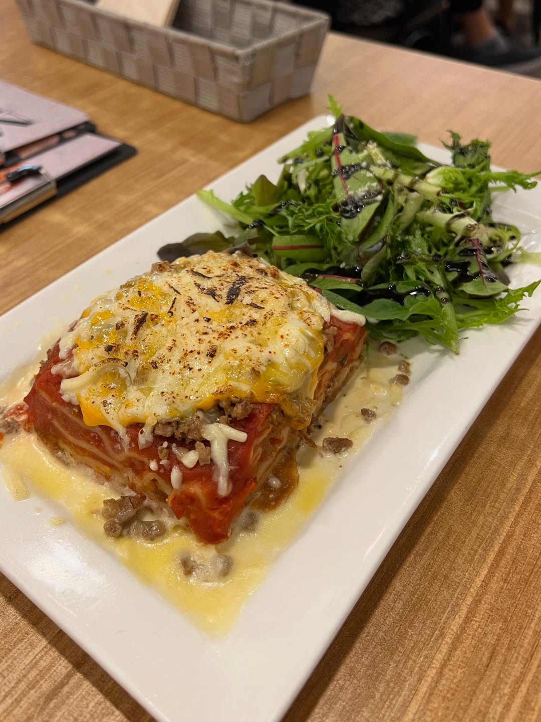 Shift-bar-and-kitchen