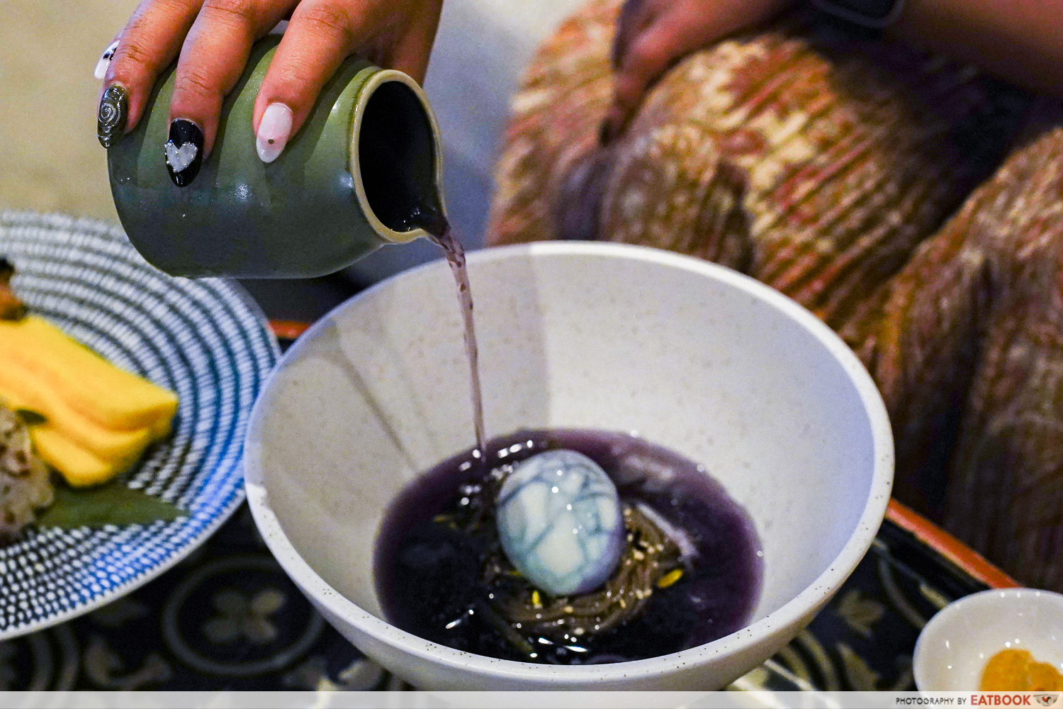 sulwhasoo-cafe-naengmyeon-pouring