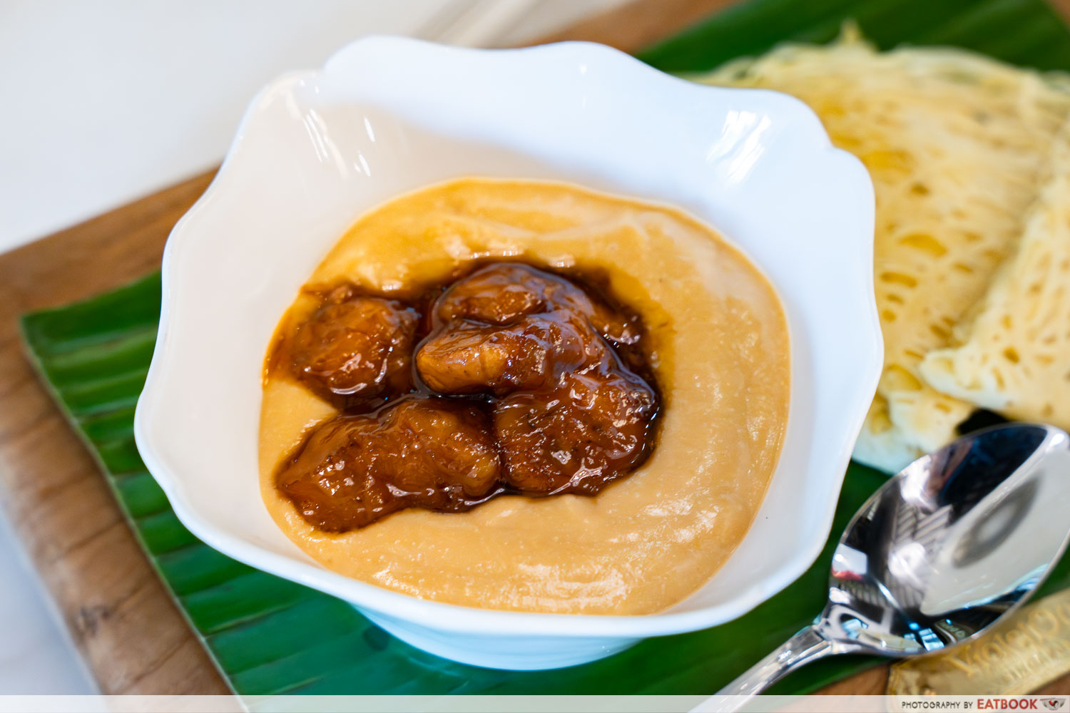 violet-oon-singapore-roti-jala-sauce