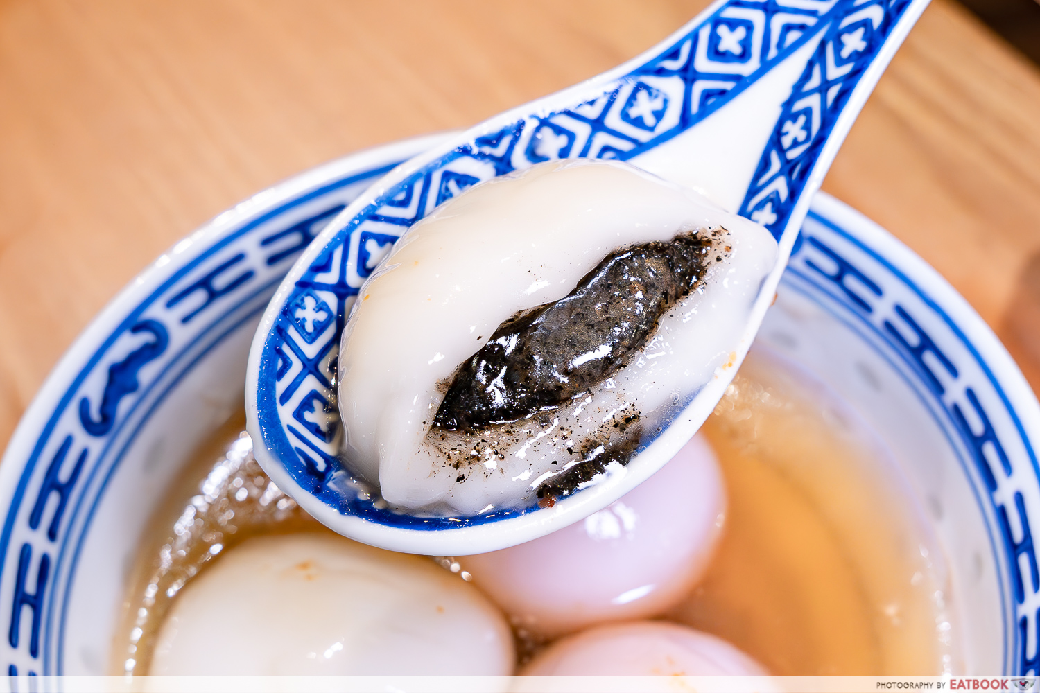 black-sesame-tang-yuan-sweet-dots