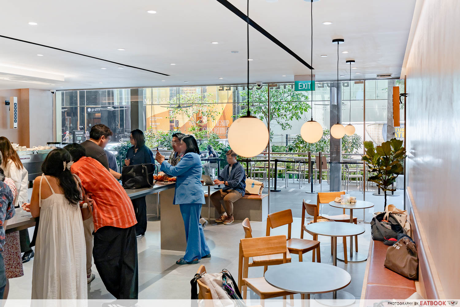 blue-bottle-coffee-paragon-ambience