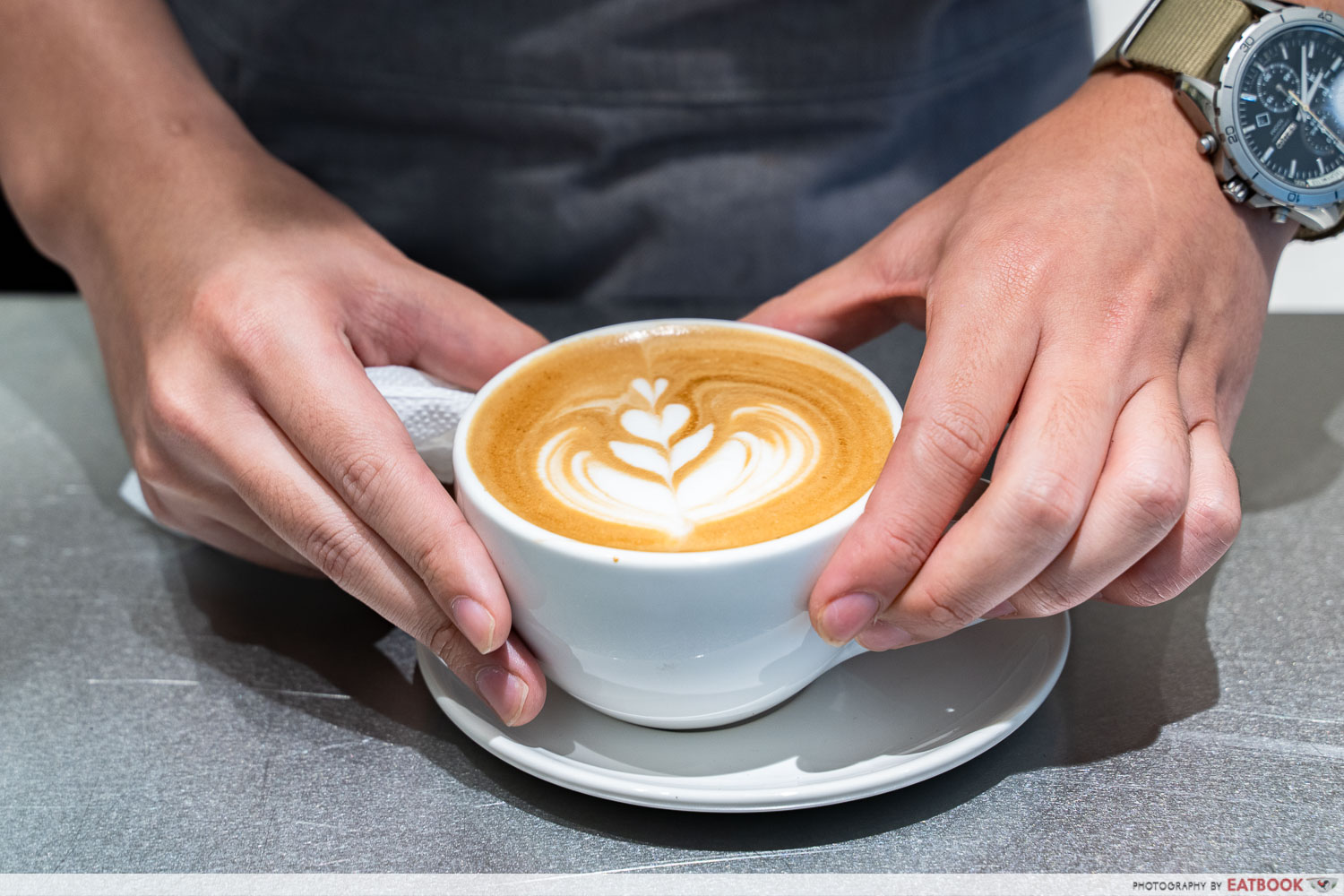 blue-bottle-coffee-paragon-latte-interaction
