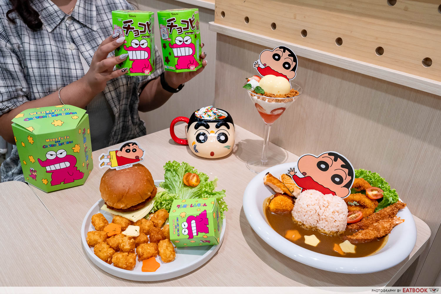 crayon-shin-cafe-flatlay