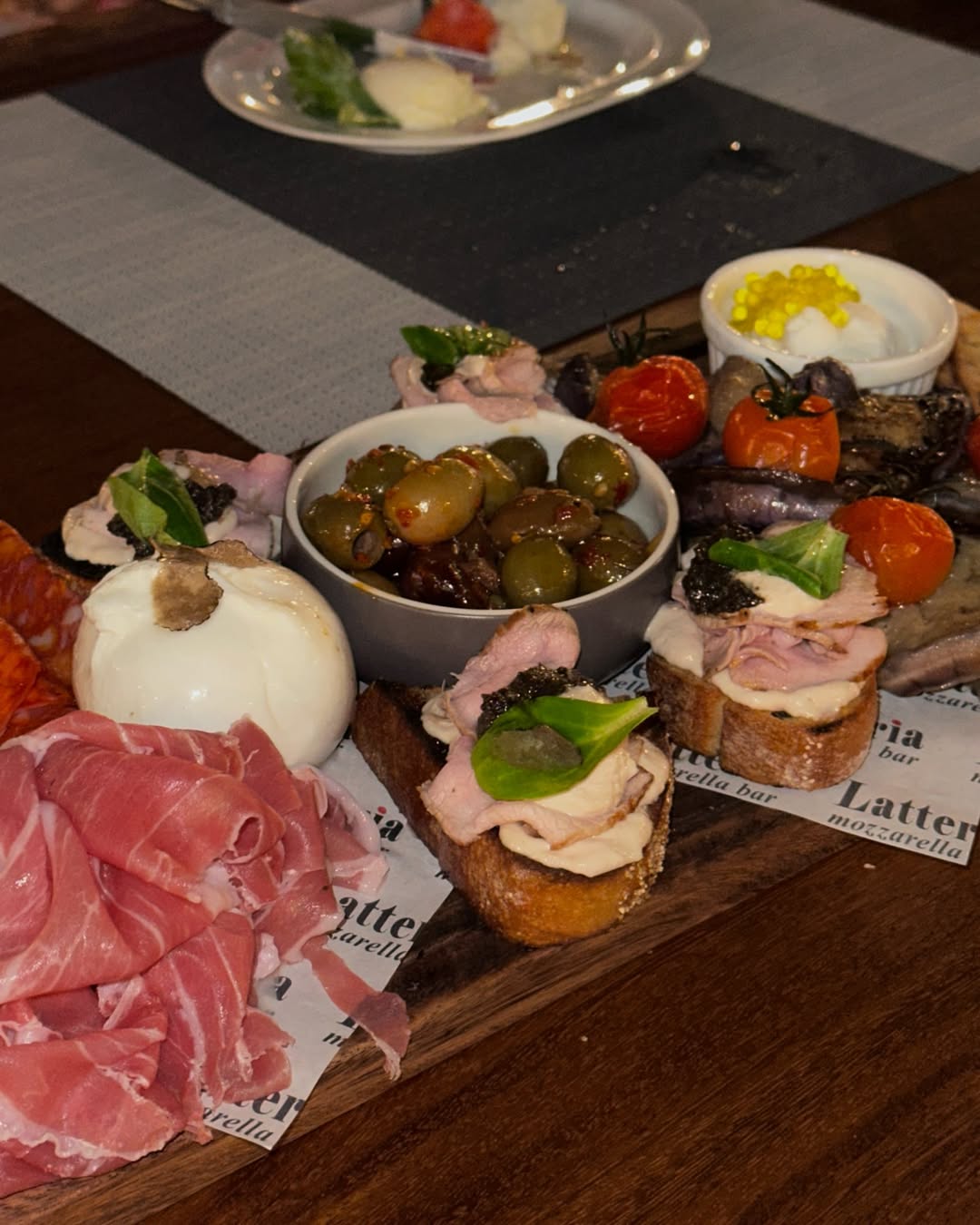 latteria-mozzarella-bar-antipasto-latteria-establishment