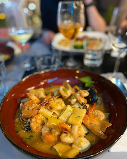 little-italy-calamarata-allo-scoglio-establishment