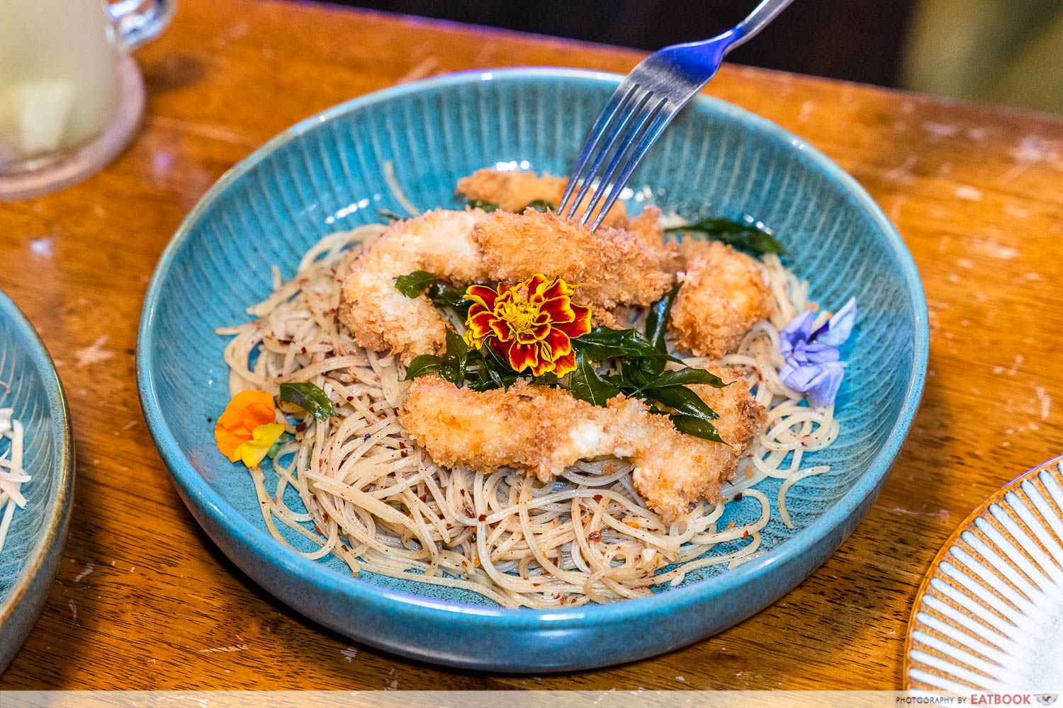 nestum-tiger-prawns-aglio-olio-merah-kitchen-&-bar-interaction