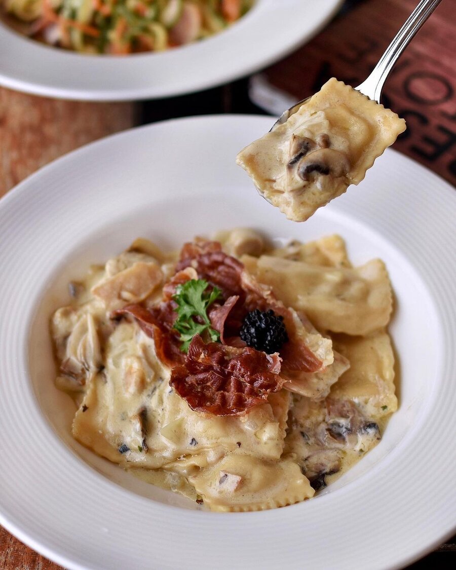 pasta-fresca-da-salvatore-ravioli-di-burrata-e-tartufo-interaction