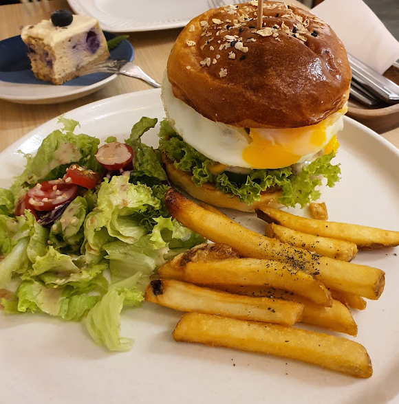 signature-pork-patty-burger-kafuka-cafe-&-music-studio-establishment