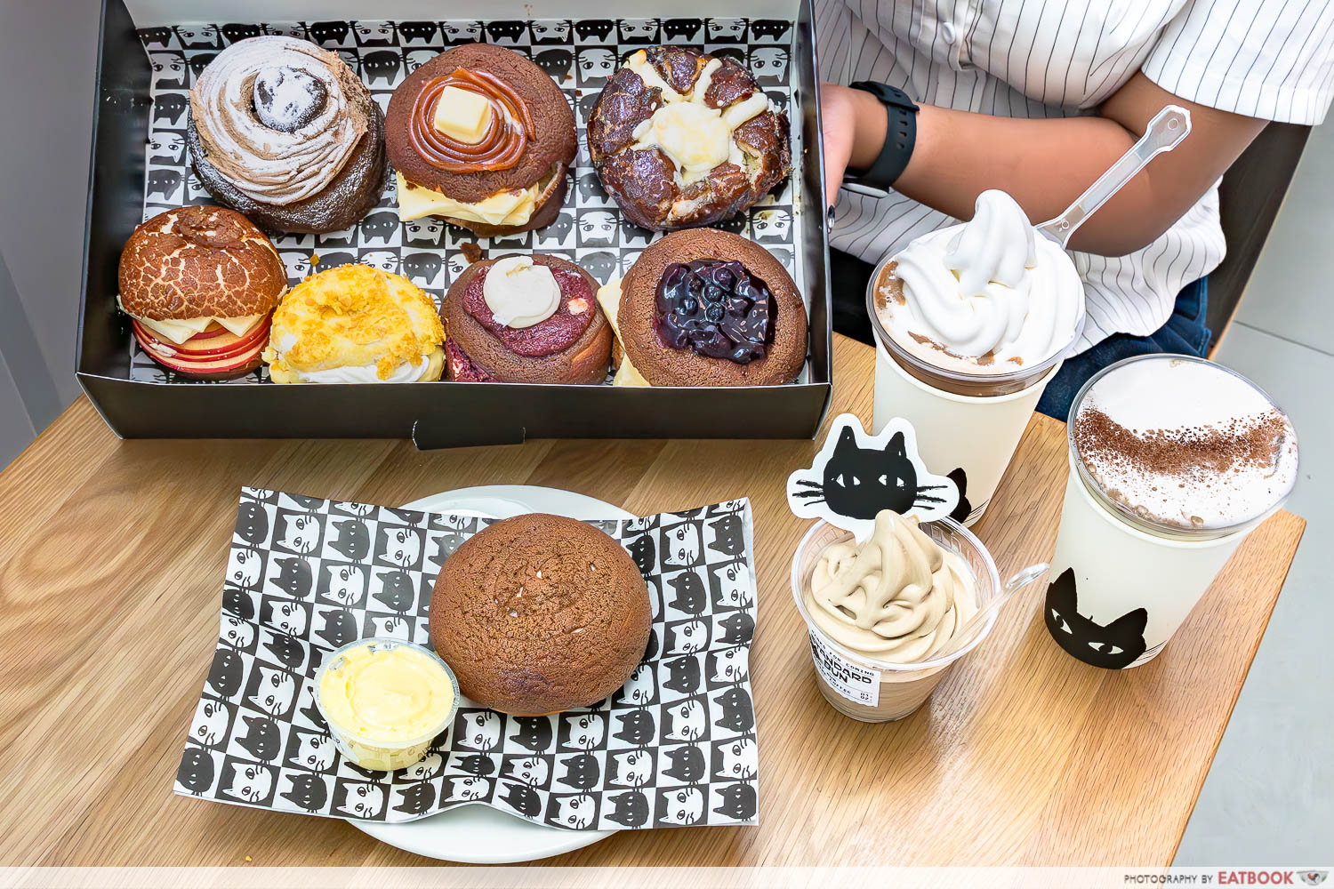 standard-bun-flatlay