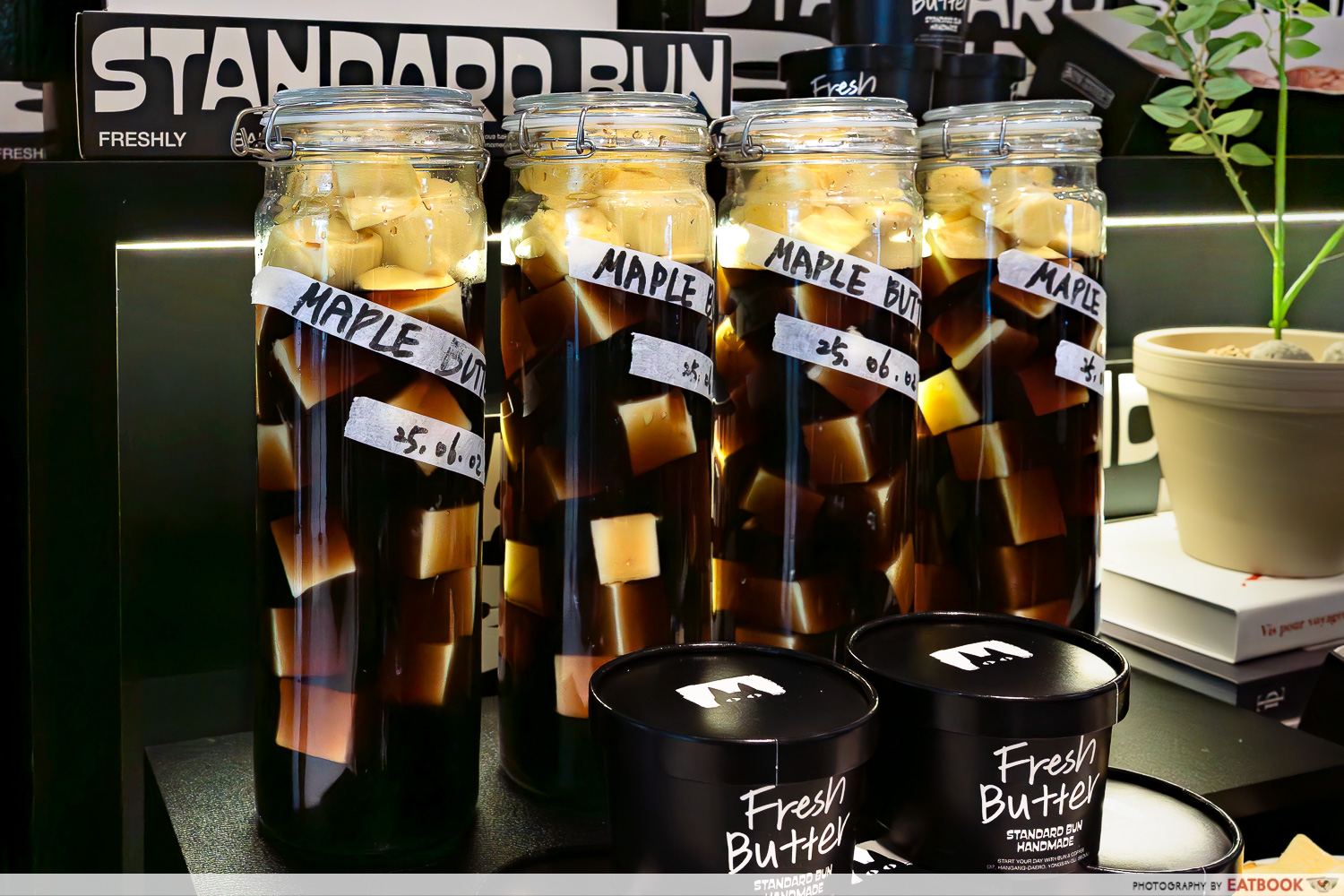 standard-bun-maple-butter-display