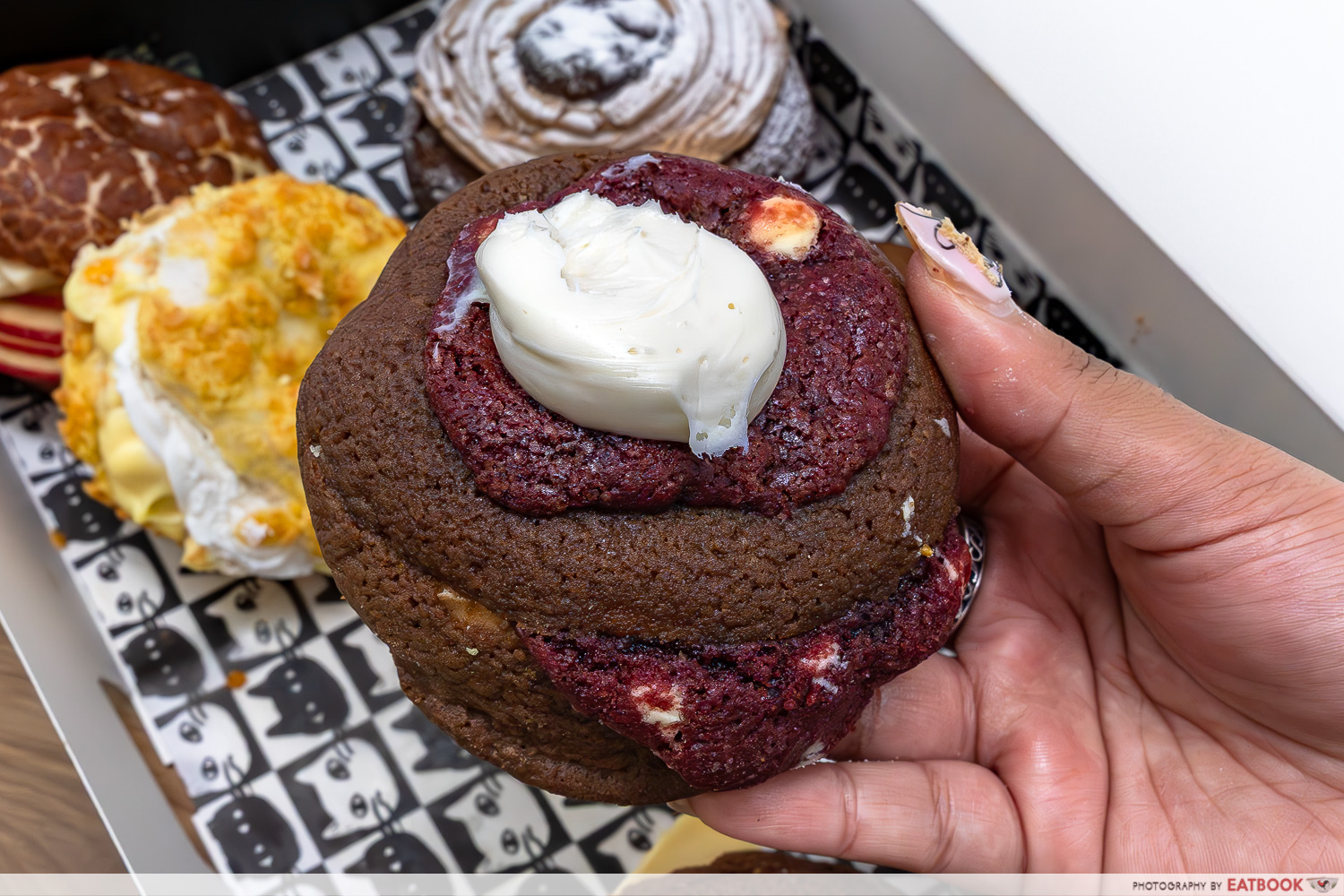 standard-bun-red-velvet-cookie