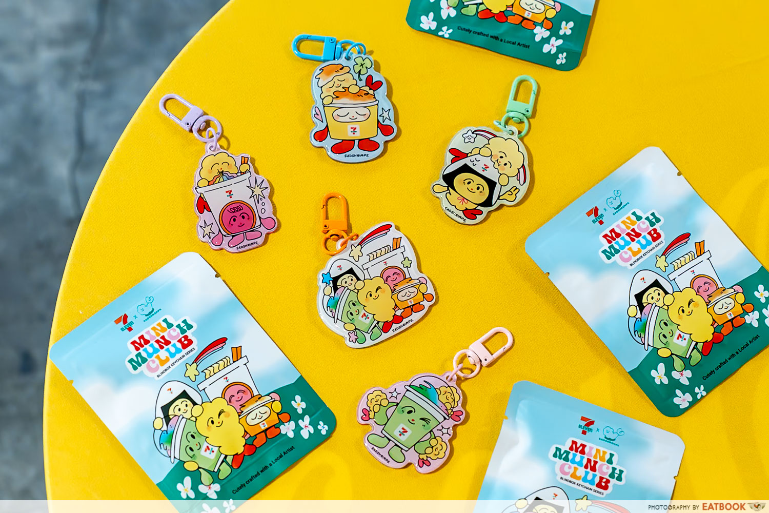 7-eleven-sg60-keychains