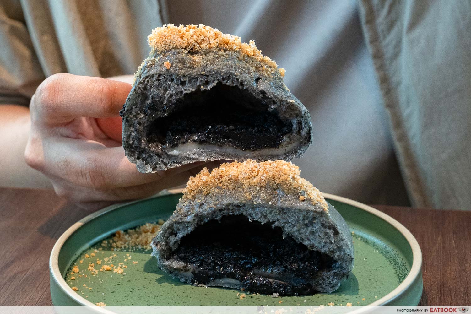 Alice-Boulangerie-bakery-black-sesame-mochi