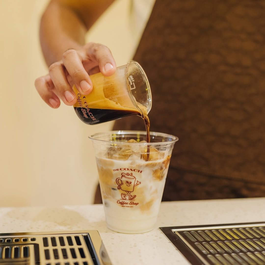 Coach-Coffee-Shop-Espresso-Pour