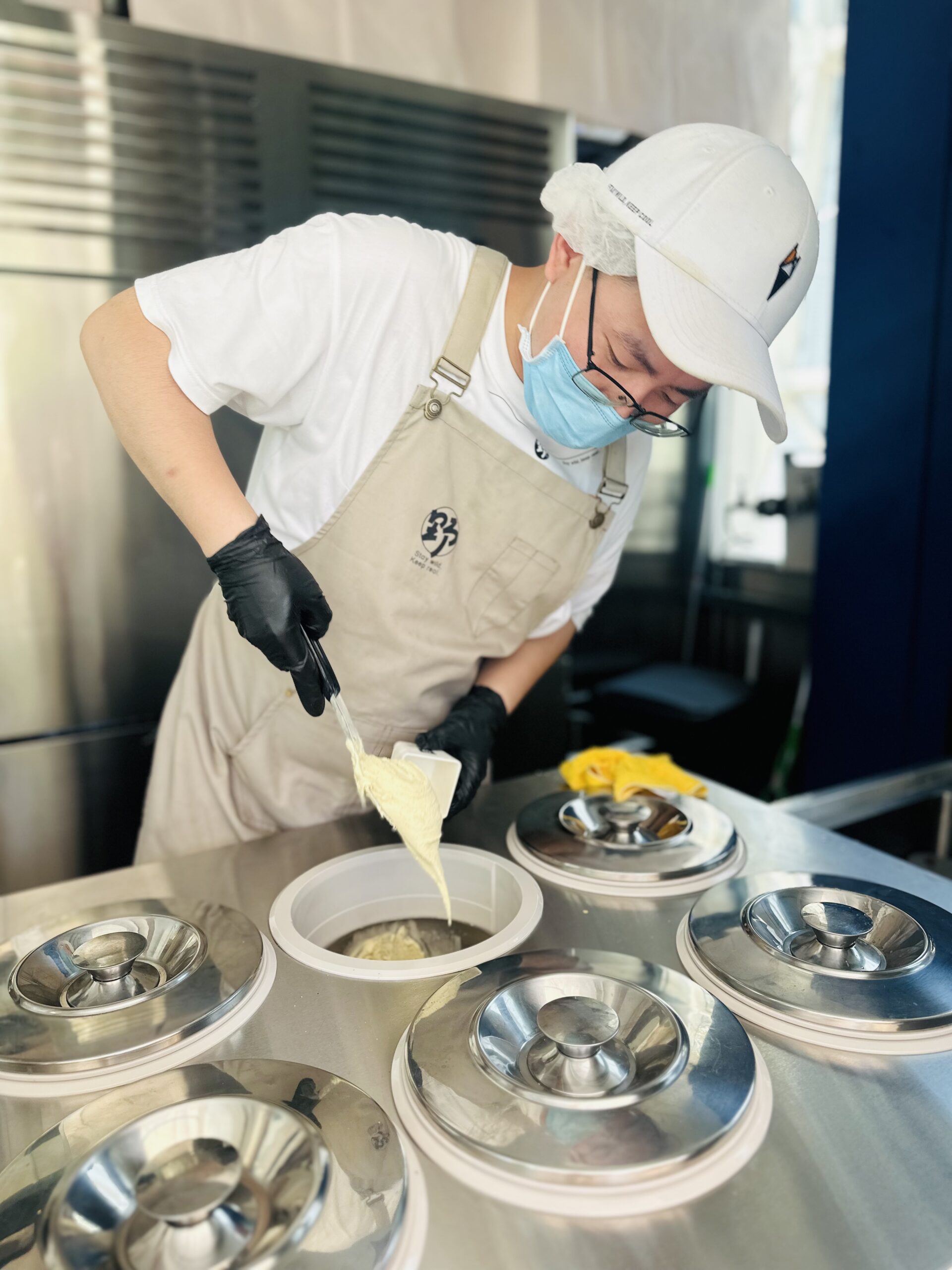 Yeah-Gelato-Scooping