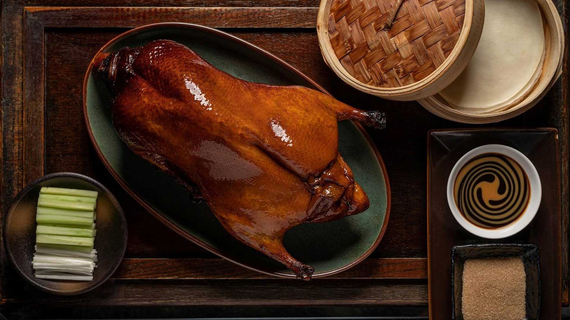 apple-wood-roasted-peking-duck-mott-32-cut-mott-32-singapore-establishment