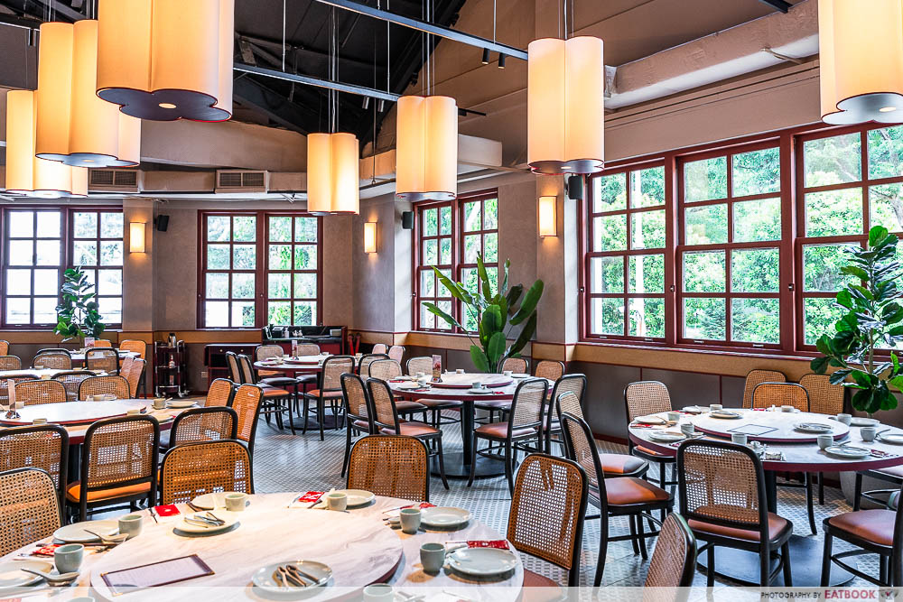 red-house-seafood-ambience