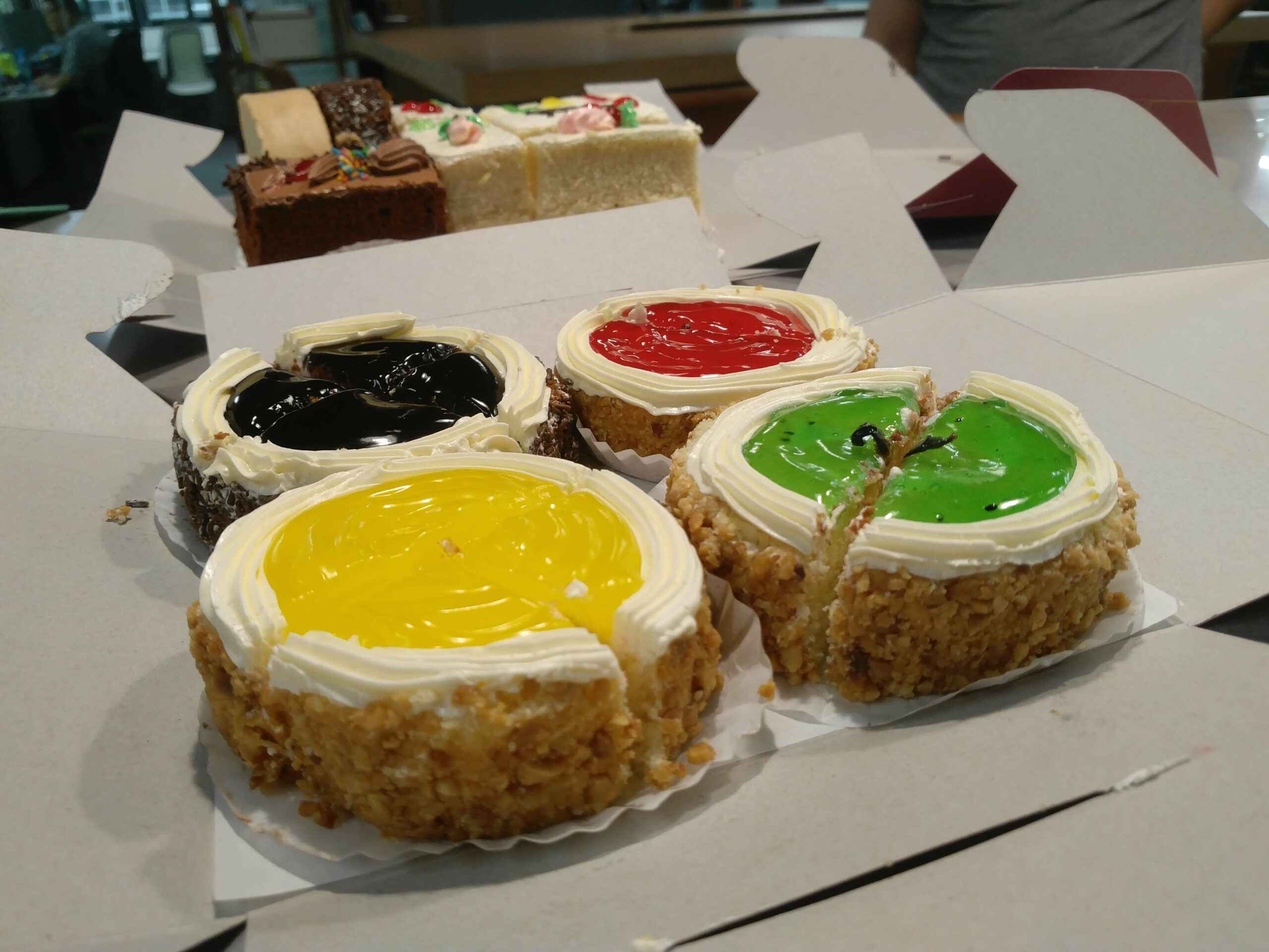 sembawang-confectionery-old-school-bakeries